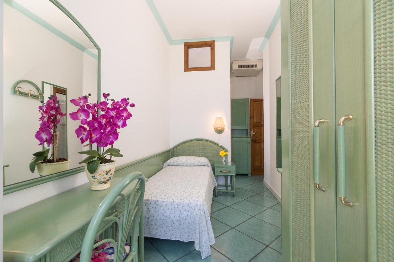 Hotel Casa Del Sole Forio di Ischia Стая снимка