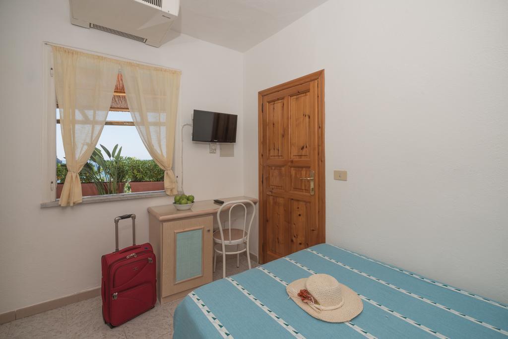 Hotel Casa Del Sole Forio di Ischia Стая снимка